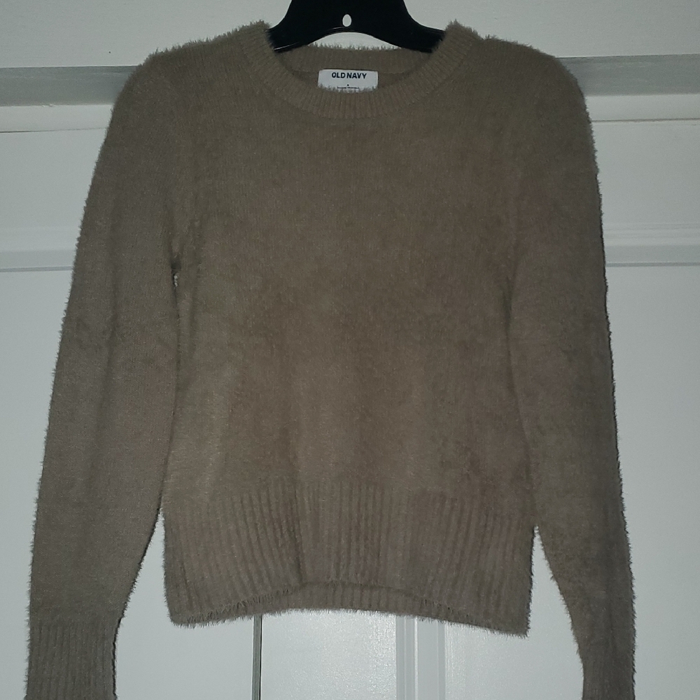 Old Navy Women's Beige Crew Neck Fuzzy Sweater